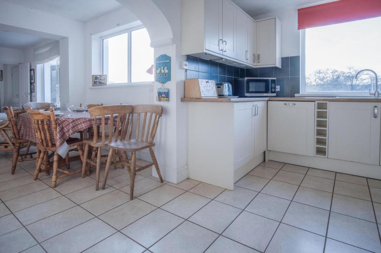 Maytree Cottage - 4 Bedroom Holiday Home - Tenby Exterior foto